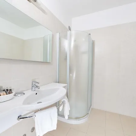 Vacanze 2000 - Adults Only Hotel apartamentowy